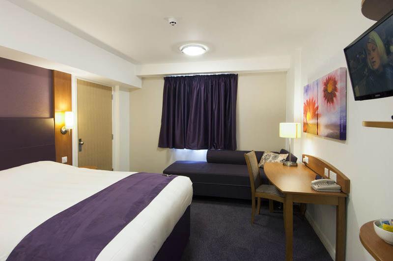 Premier Inn Kettering Exterior photo